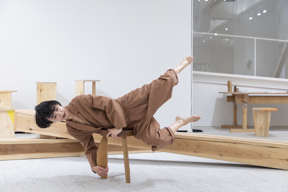 小暮香帆《FIELD BODY — choreographic improvisations》