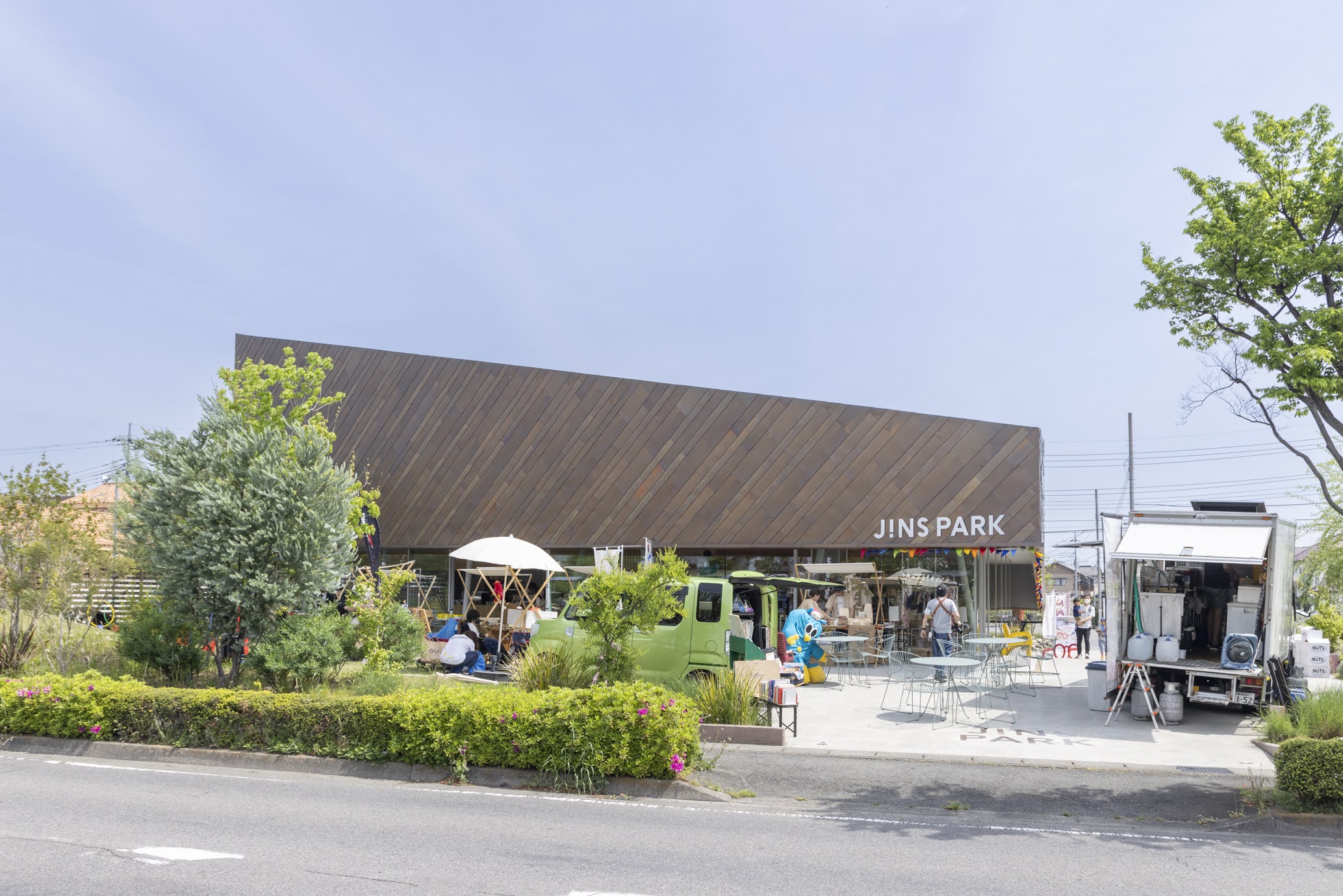 前橋国際芸術祭2026参加アーティストの尾花賢一と一緒に自分だけの凧を作ろう！ <br>＠JINS PARK「ミルイクアートまつり vol.5」